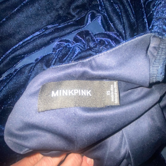 NWOT Revolve’s MINKPINK midnight blue velvet ruched dress XS - Picture 11 of 11